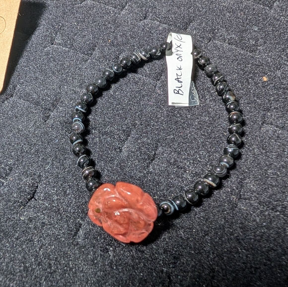 Black Onyx And Carved Cherry Quartz Rose Jewelry Set - Earrings and Bracelet - Picture 3 of 5